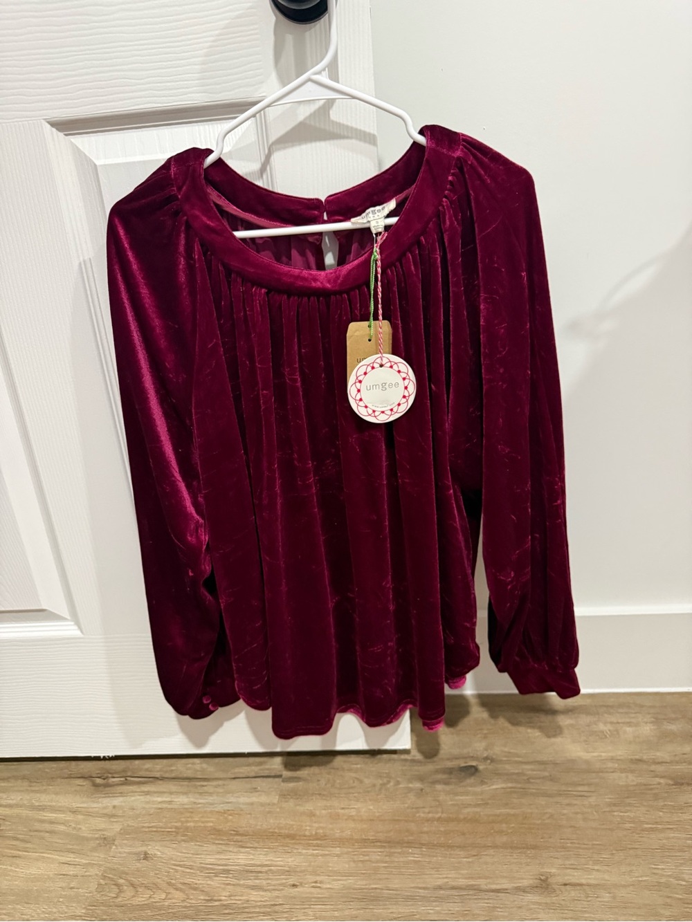 NWT Umgee Burgundy Crushed Velvet Keyhole Boho Blouse Top Small